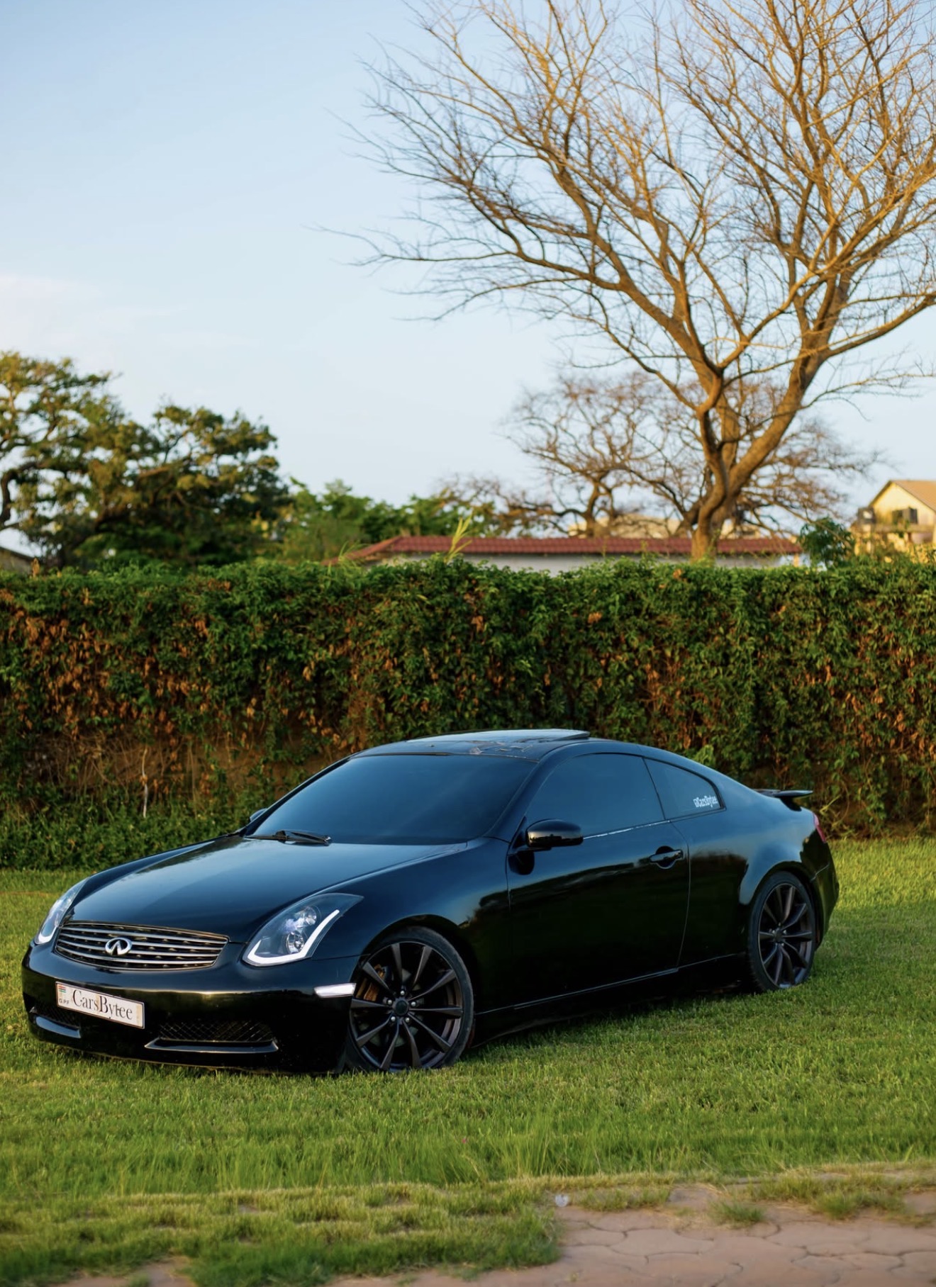 Infiniti G35 Coupe side