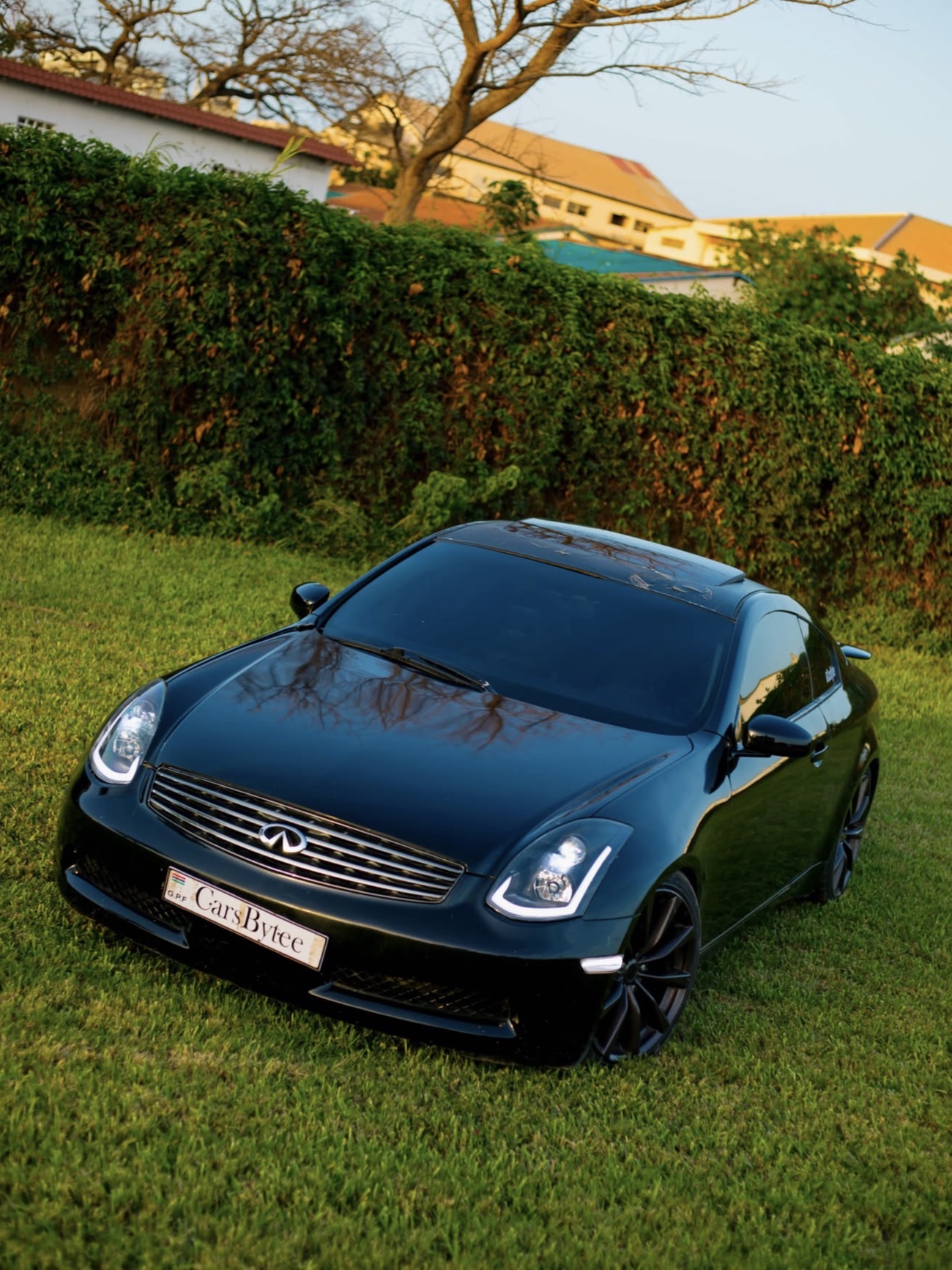 Infiniti G35 Coupe front three-quarter